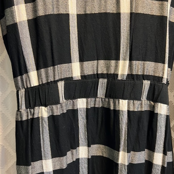 a new day black, white, and gold tie-front dress with pockets and button back - Picture 9 of 9